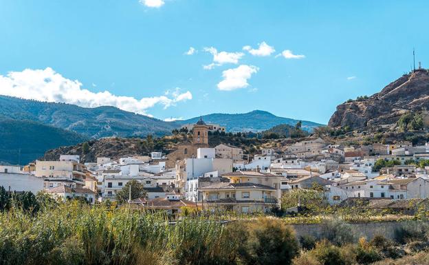 La Junta reparará el firme de once kilómetros de la carretera A-334 entre Purchena y Fines