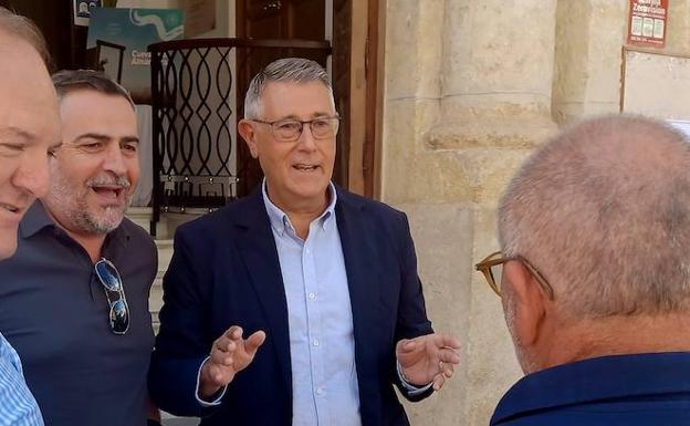El presidente de la CHS se reúne con el alcalde de Cuevas para buscar soluciones a las ramblas