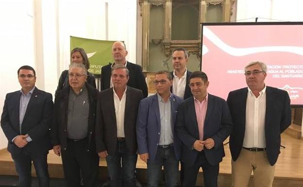 Las administraciones se unen para invertir 840.000 euros en llevar el agua al Cerro del Cabezo