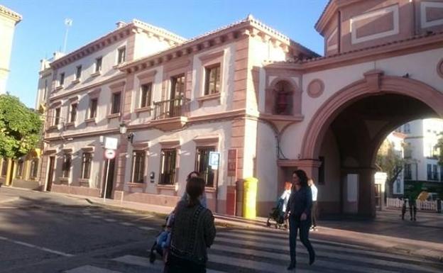 Andújar vuelve a contar con su antigua oficina de Correos tras invertir 700.000 euros en su remodelación