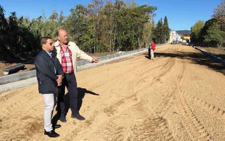El Ayuntamiento de Andújar adecenta polígonos industriales con los planes de Diputación