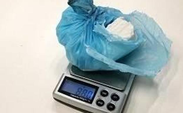 Detenido un vecino de Andújar sorprendido con 88 gramos de cocaína en su mochila