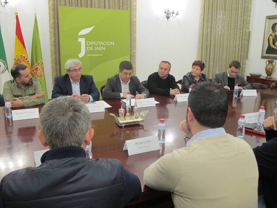 Reyes informa a los municipios del Rumblar de las medidas impulsadas por Diputación para garantizar el abastecimiento