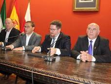 El consejero de Agricultura, Rodrigo Sánchez, avala a Óleomiel