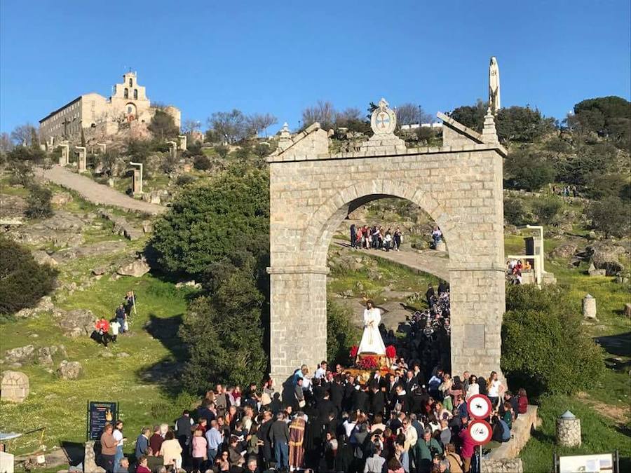 El Cautivo y la Providencia reinan en los corazones del Martes Santo andujareño