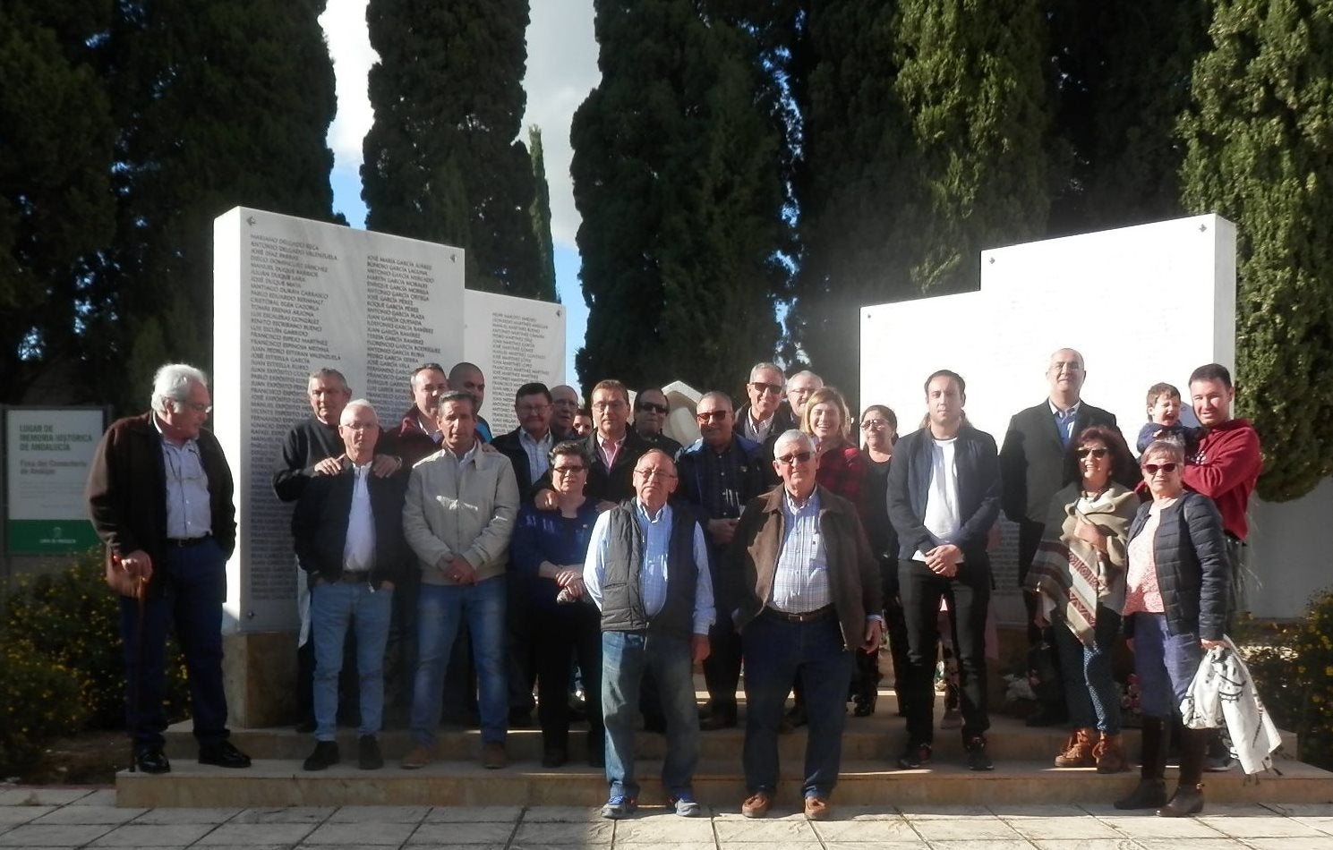 El PSOE y la Asociación para la Memoria Histórica honran a los trabajadores represaliados