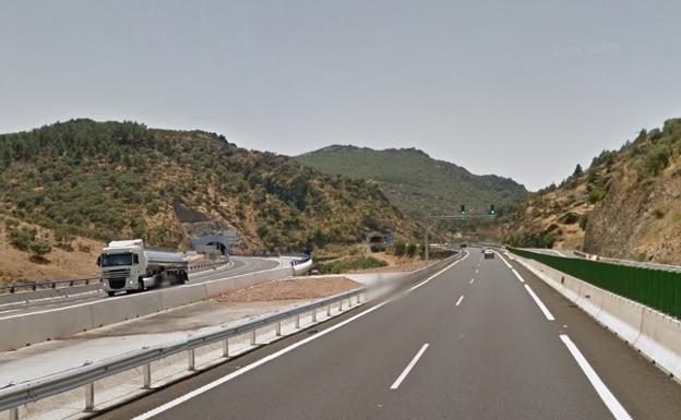 Un hombre fallece mientras conducía por la autovía en Andújar