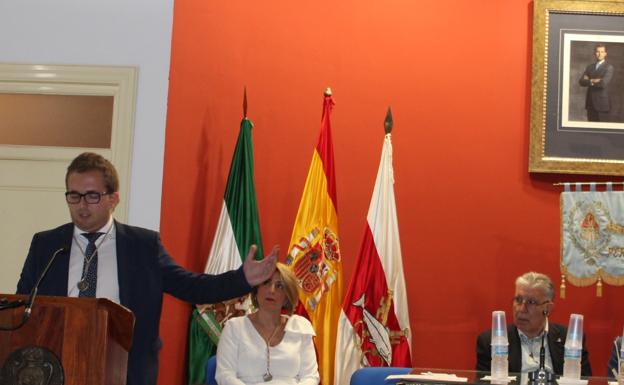 El joven Jorge Cecilia impregna de marianismo su pregón a la peña Los Peregrinos