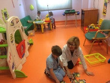Un total de 131 menores asisten al aula escolar del hospital