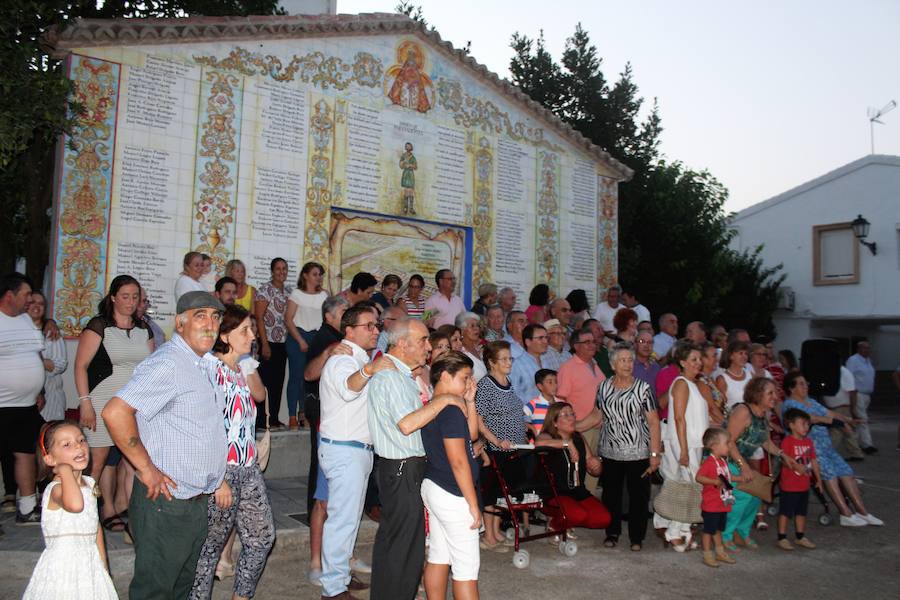 Un monolito recuerda a los 148 colonos que llegaron a Llanos del Sotillo