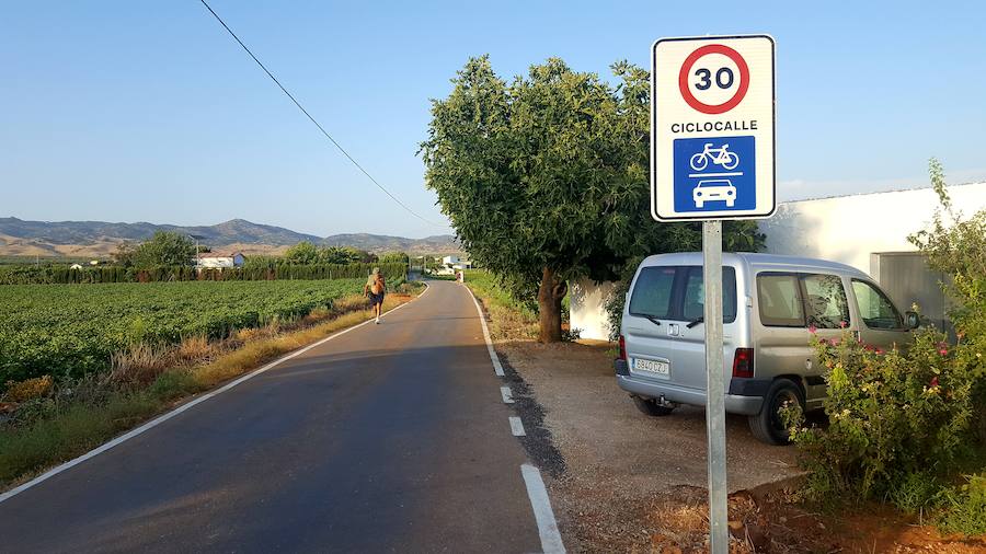 El carril-bici enlazará con otro segundo y con el cinturón verde