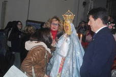 Regresa y se recupera por Navidad el besamanos solidario ante La Morenita