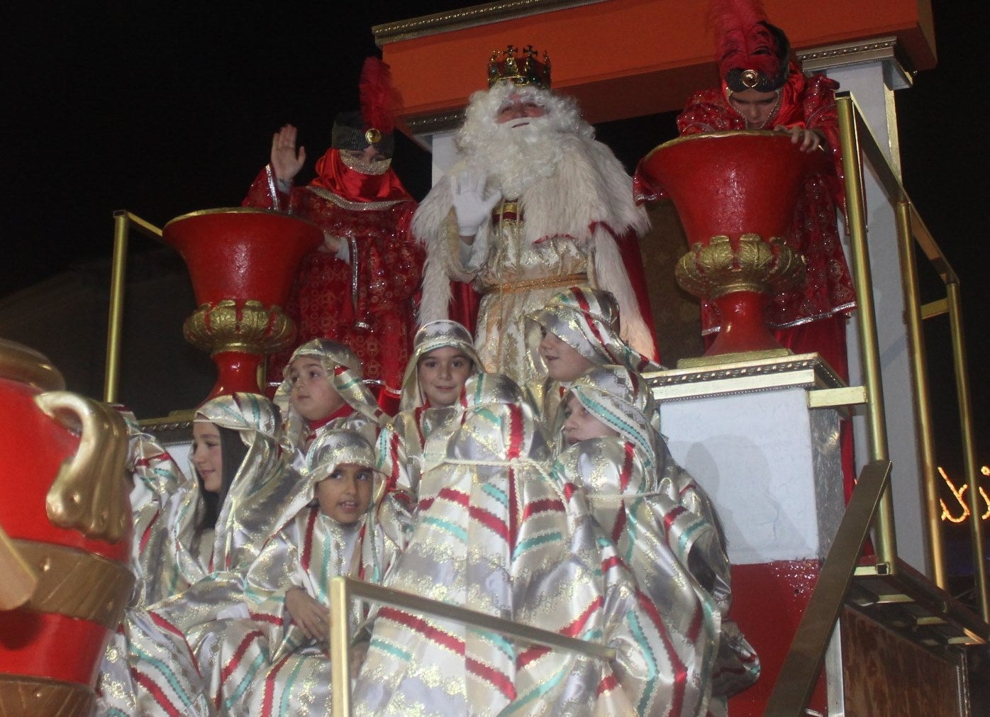 Los Reyes Magos llenan de ilusión las calles de Andújar y los centros sociales y residencias