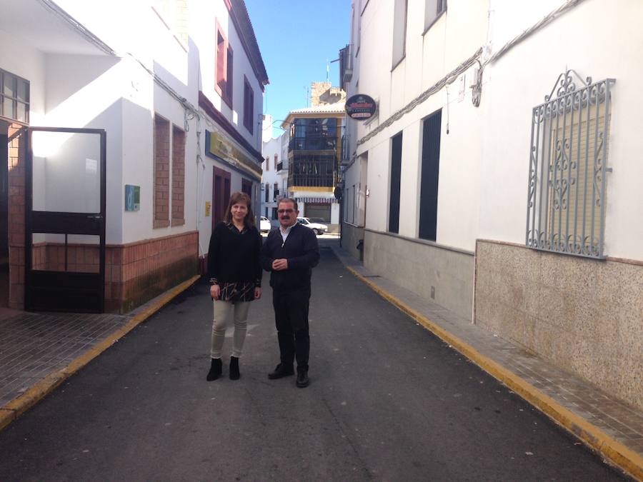 Diputación mejora el pavimento de distintas calles del casco urbano de Lopera