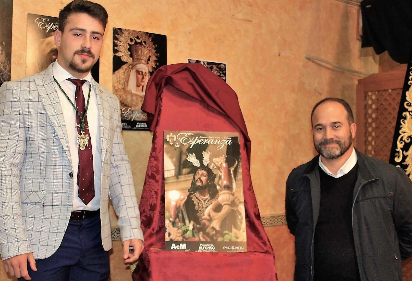 Carlos Ángel Gálvez realiza el cartel de la Esperanza para la Semana Santa