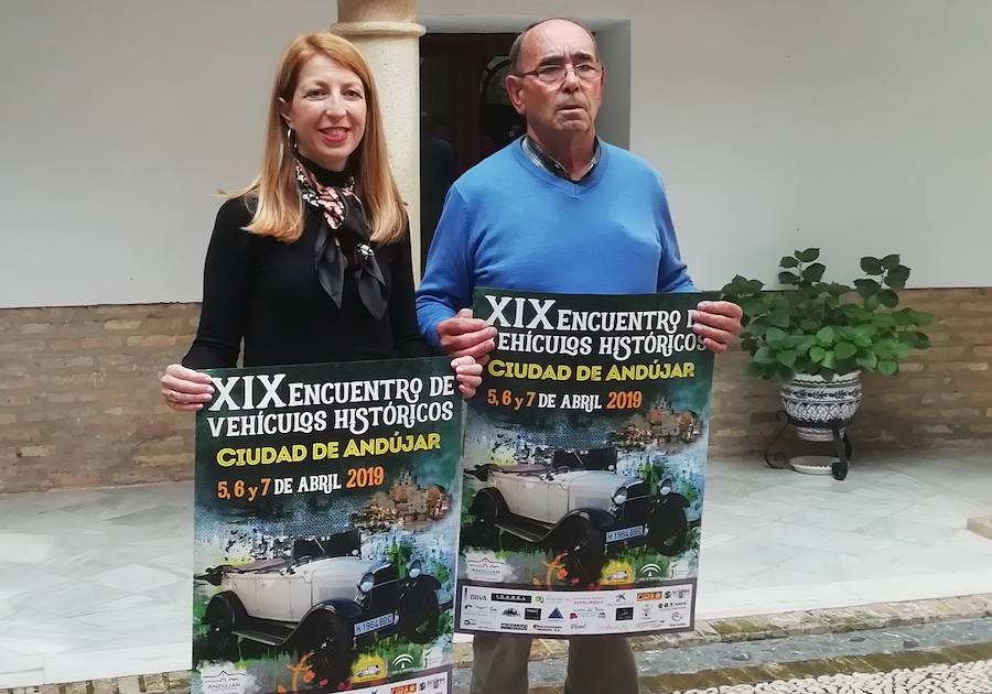 Una treinta de coches históricos participarán este fin de semana en un encuentro en Andújar
