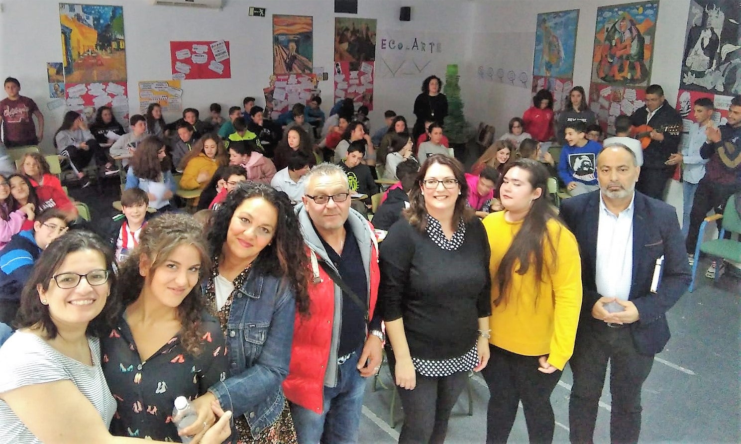 La asociación 'Lachirí' conciencia a jóvenes sobre el respeto a la multiculturalidad