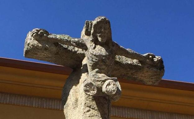 El Crucificado del Altozano Santiago de Andújar sufre un nuevo acto vandálico