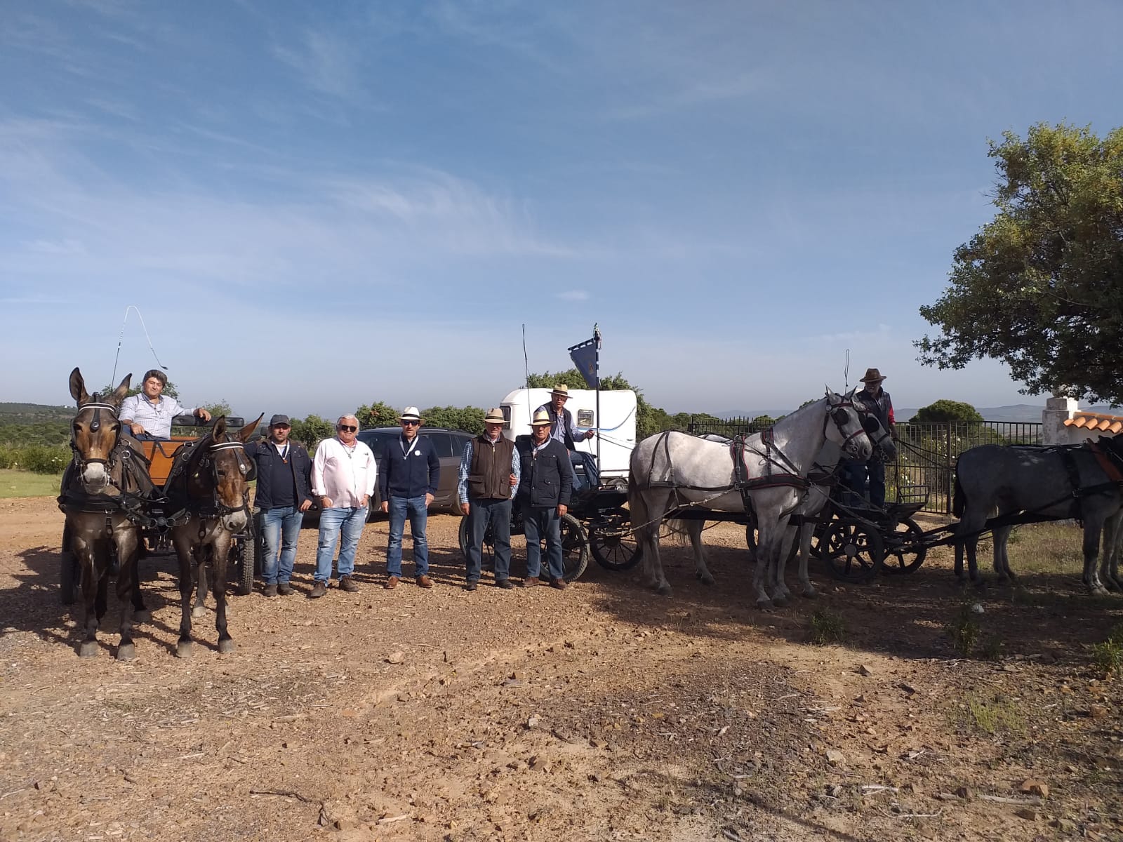 Una peregrinación al Santuario revive la historia y resalta la fe a 'La Morenita'