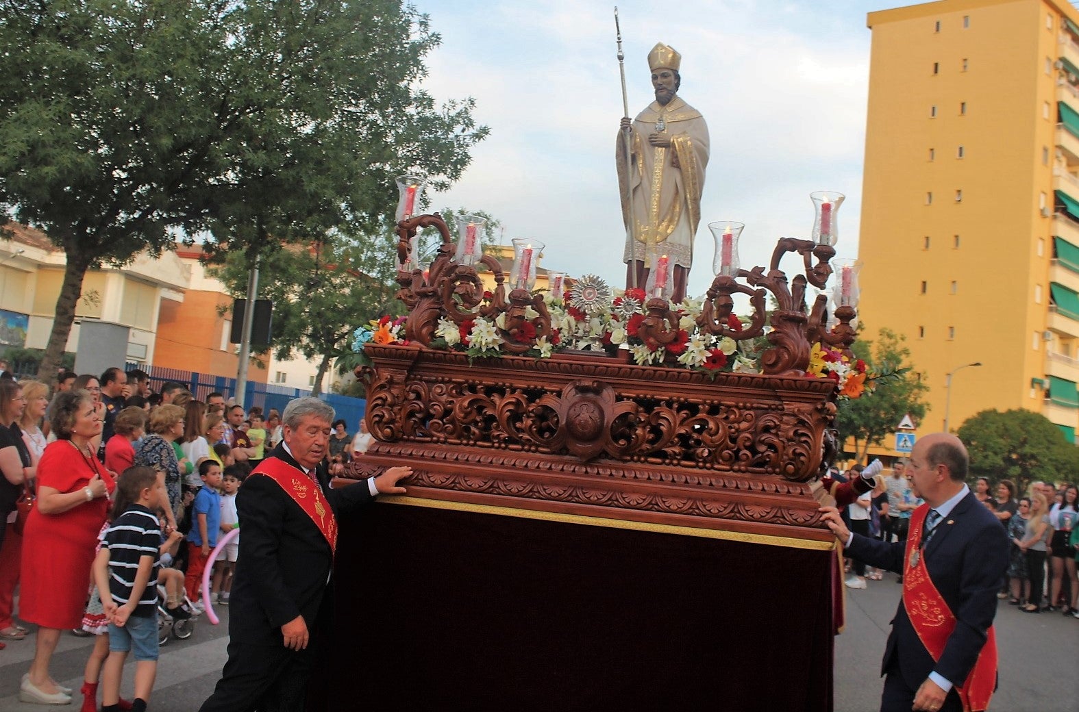 La procesión pone el colofón a los actos y cultos en honor de San Eufrasio