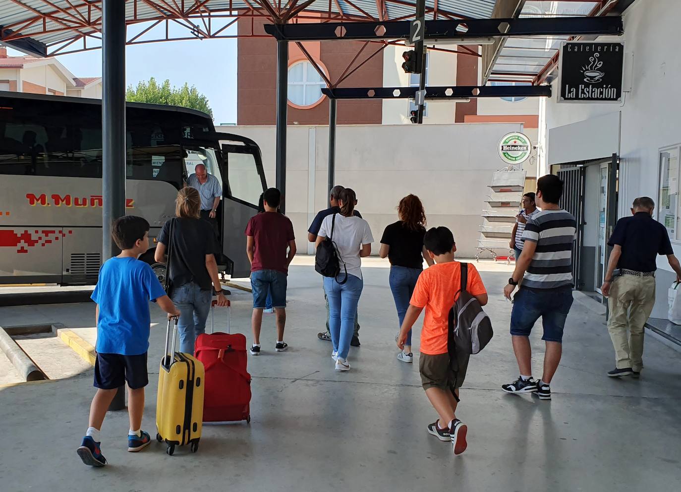 Reclaman un transporte digno por tren y carretera