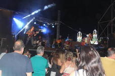 Las actuaciones musicales se programan simultáneamente en el recinto ferial