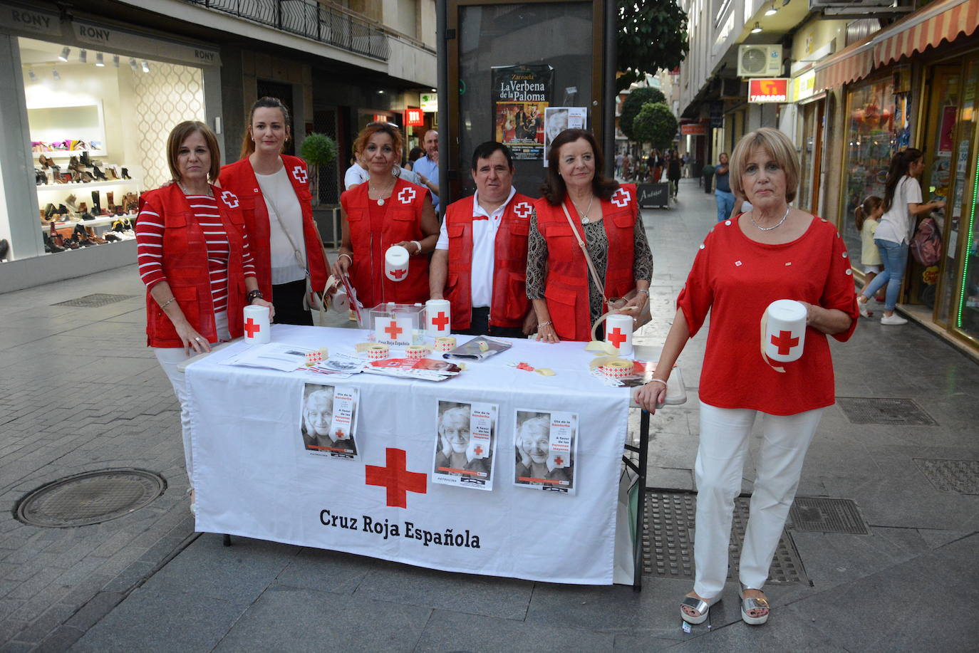 Cruz Roja recauda 1.699 euros en el Día de la Banderita