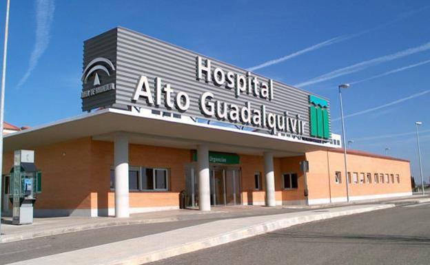 Afectadas por inhalación de humo tres personas en el incendio de un piso en Andújar