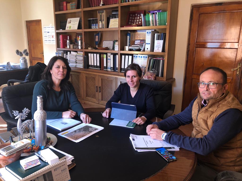 La Consejería de Agricultura mejorará caminos rurales en Villanueva de la Reina, Arjona y Arjonill