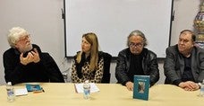 Juan Antonio Mora presentó su antología poética 'Alegría del Aire'