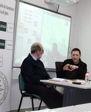 El premio nacional de Narrativa, Ignació Martínez de Pisón, da una charla en la UNED