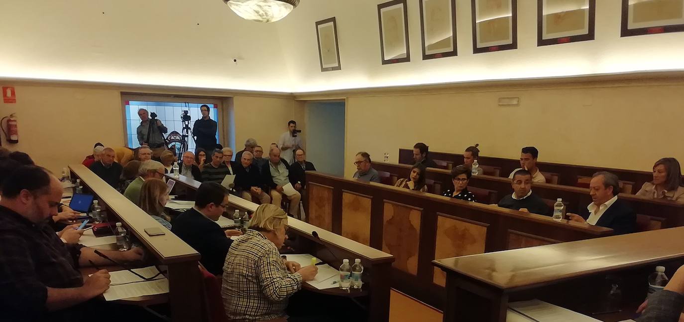 El gobierno local da luz verde el presupuesto con críticas de la oposición