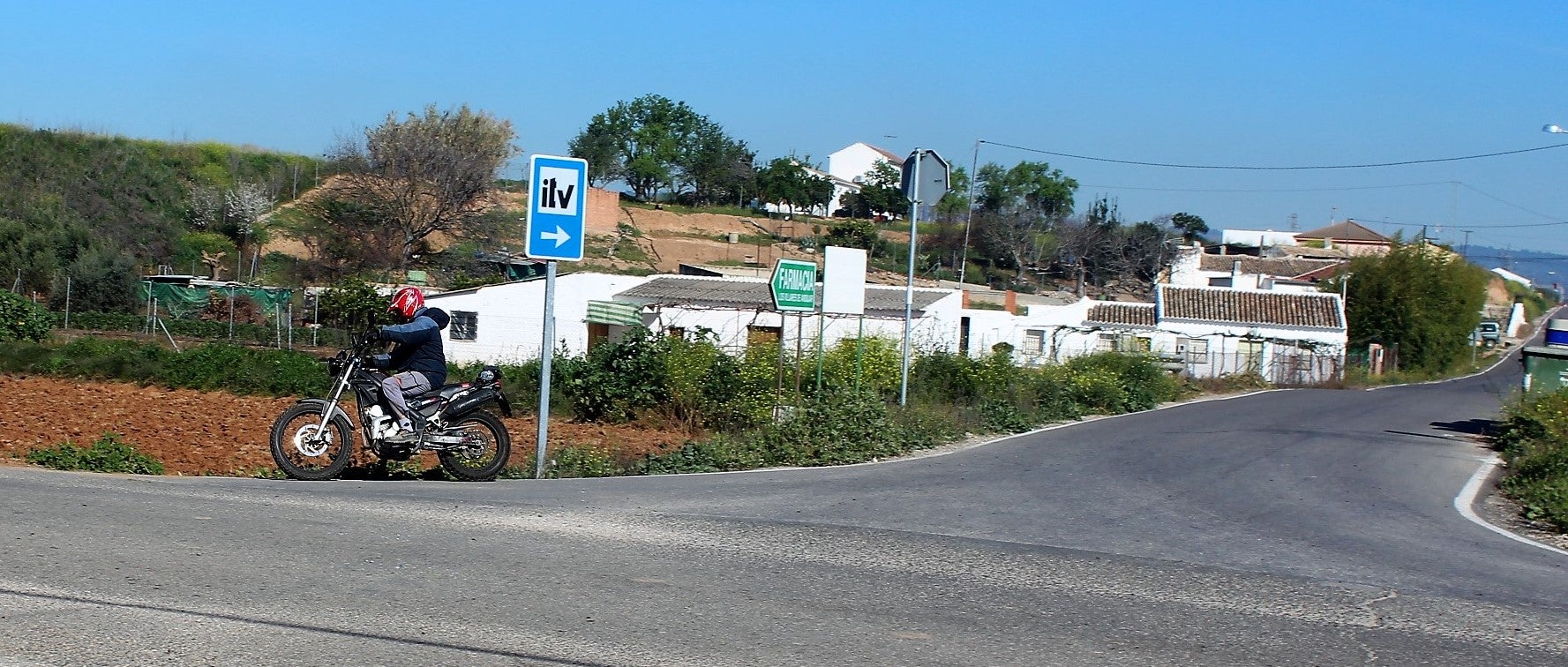 La depuración de las aguas y la mejora de los accesos, objetivos del pedaneo de Los Villares de Andújar