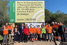 Las obras del puente del Jándula permiten la inserción laboral de cinco jóvenes desempleados