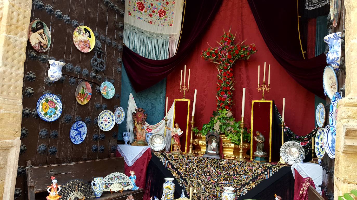 El dinero de los premios de las Cruces de Mayo irá para material sanitario