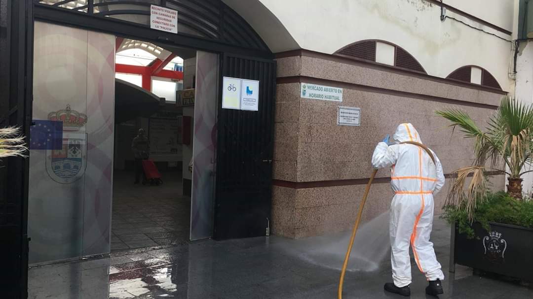 Mercandújar dice que se refuerza la limpieza de la Plaza de Abastos y critica a A por Sí
