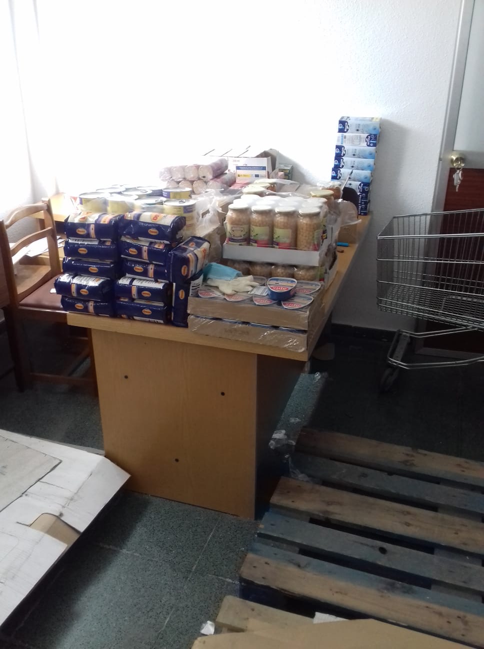 La Asociación 'Por Un Sistema Alternativo' acrecienta su esfuerzo para entregar alimentos