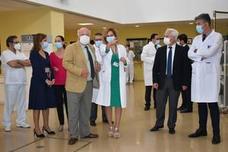 El consejero de Salud y Familias reconoce el trabajo de los profesionales del Hospital Alto Guadalquivir