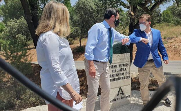 El presidente de la Junta de Andalucía alaba el trabajo de Fomento en la restauración del puente del Jándula