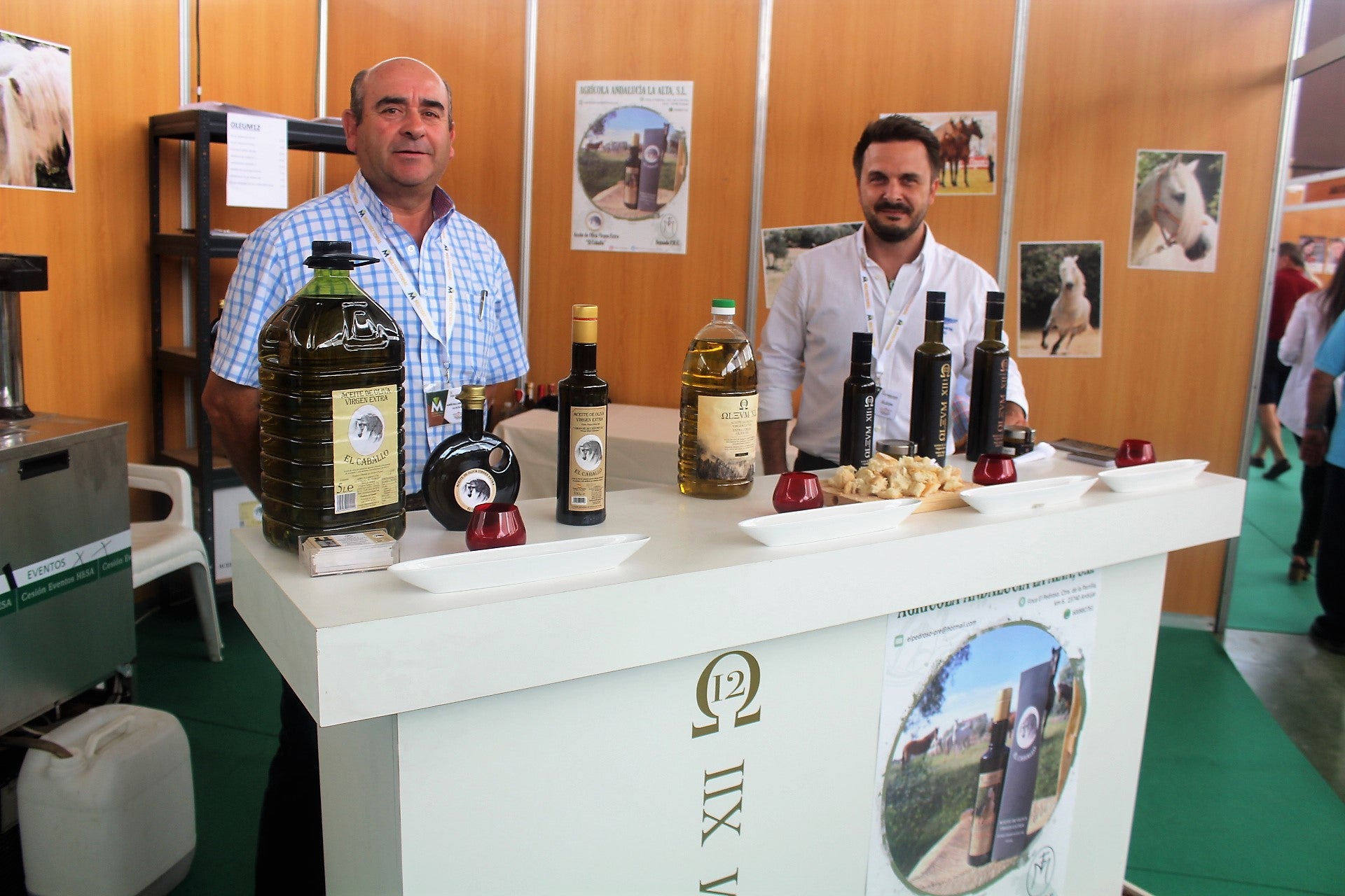 El aceite de la zona elaborado por la familia de Alfonso Vidal consigue ser el mejor picual a nivel mundial