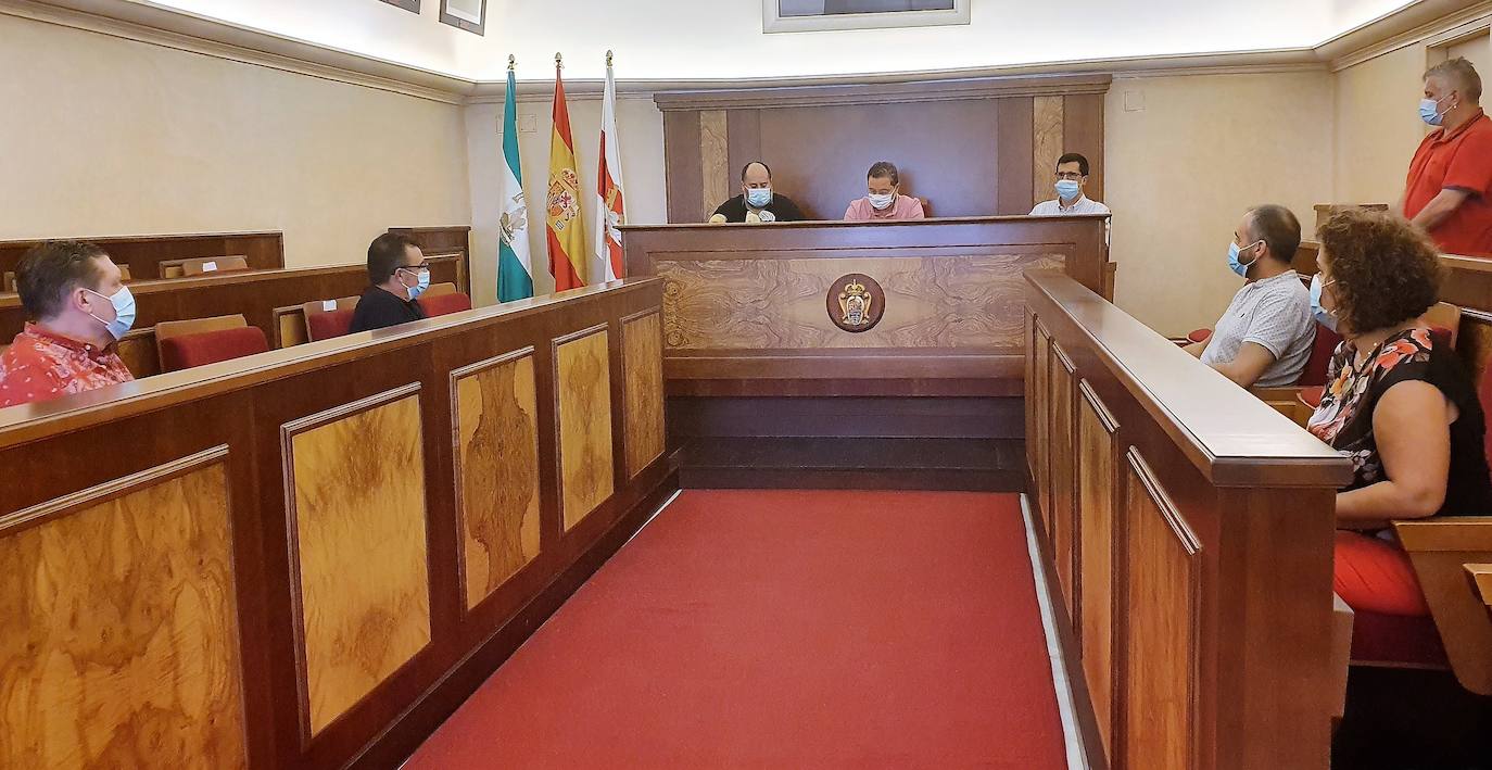 El Consistorio y colectivos unen esfuerzos para dar pujanza al comercio tradicional y de toda la vida