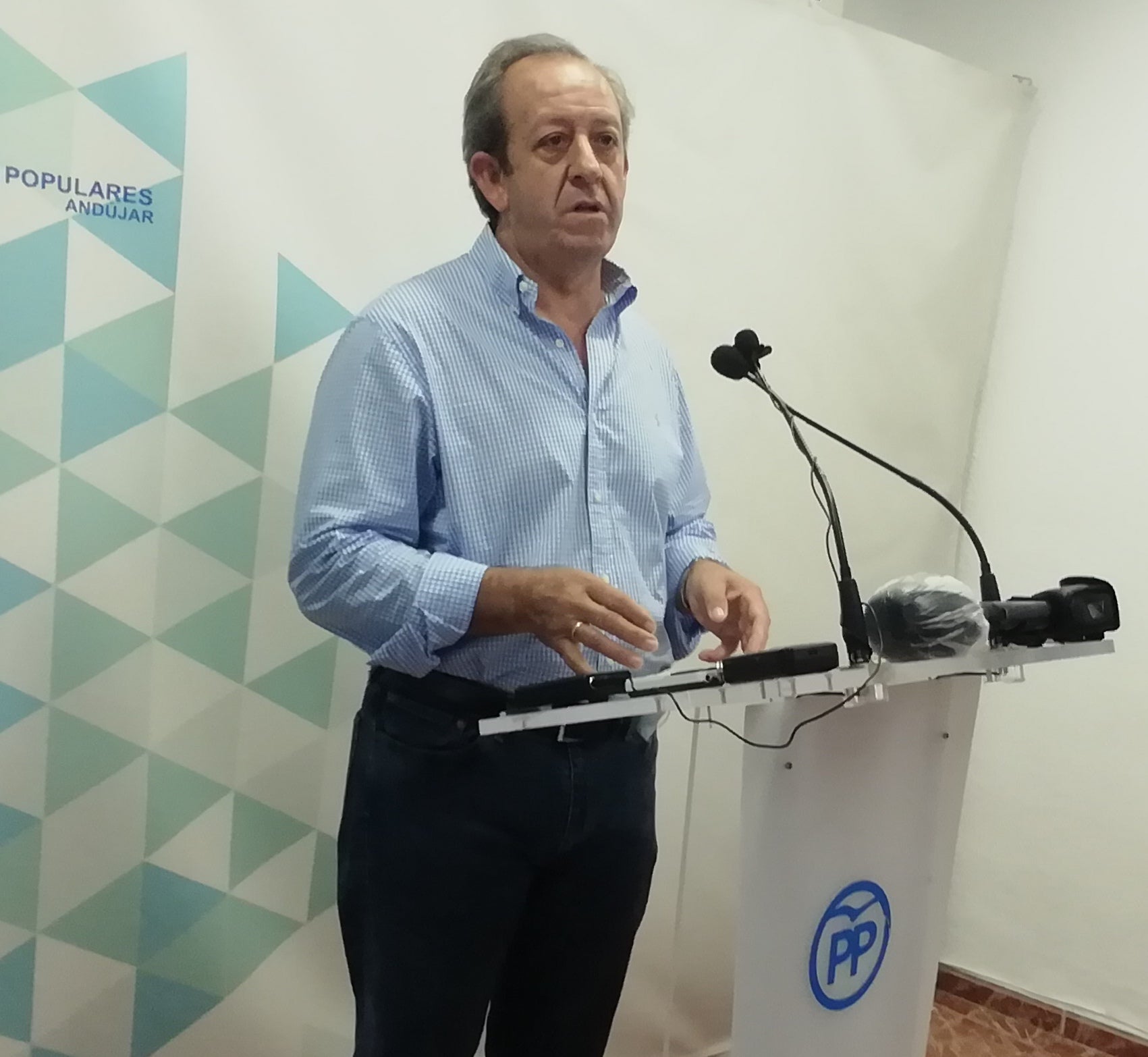 Rompe el curso político