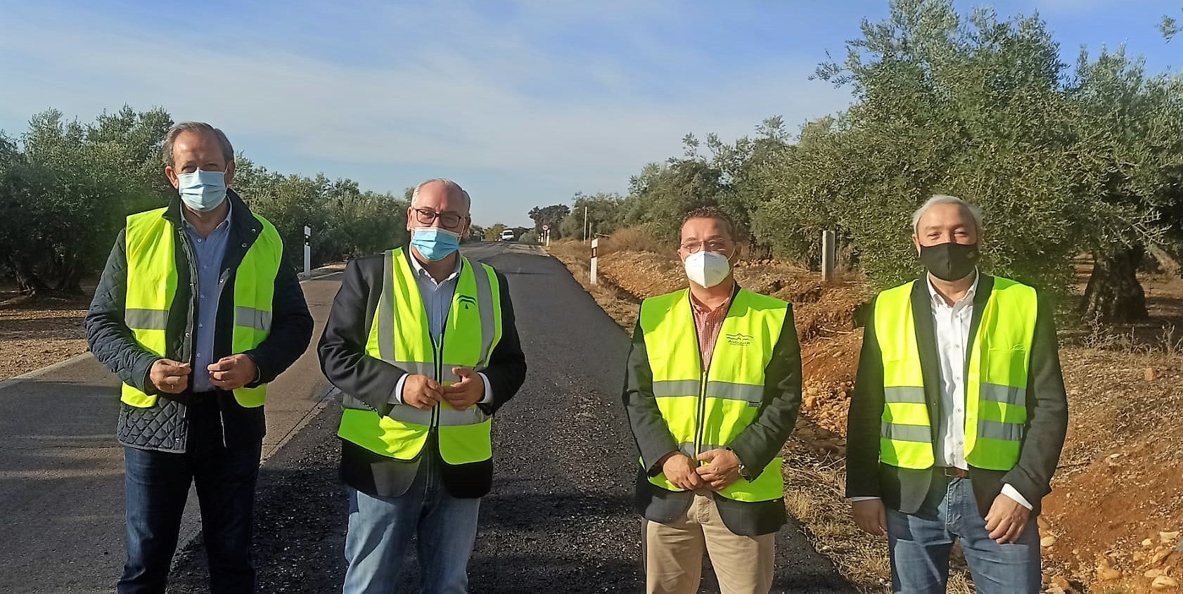 Fomento repara el firme en dos tramos de la carretera al Santuario de Andújar