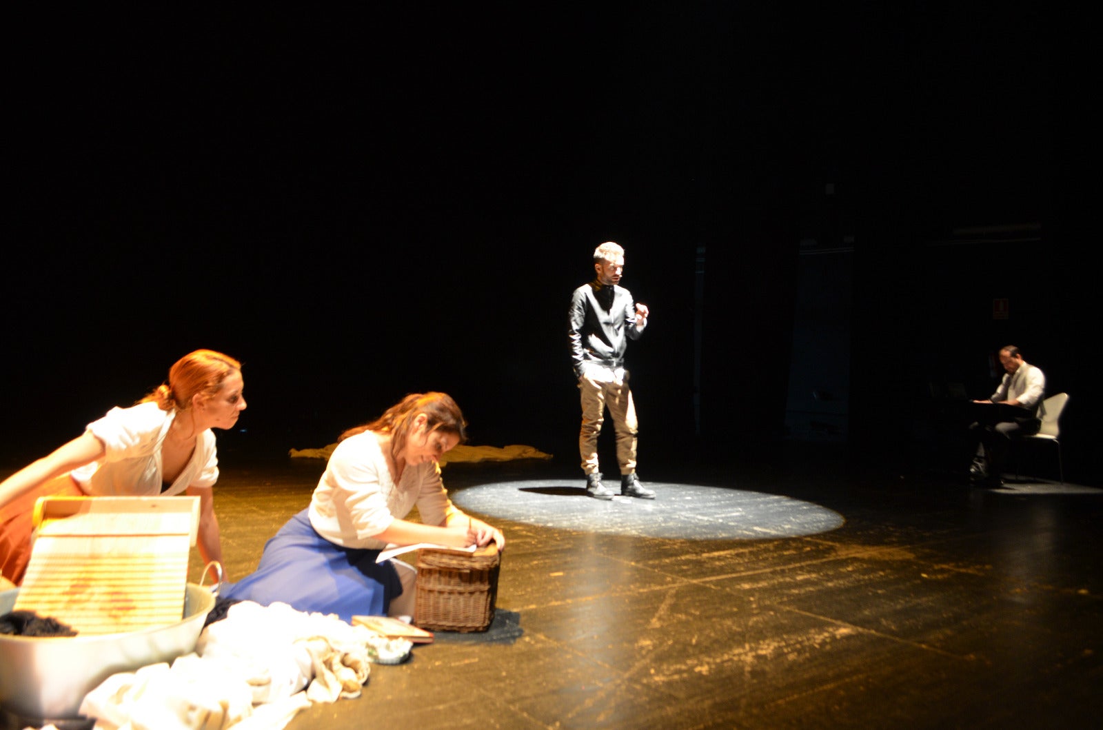 El grupo Intactos Teatro impresionó anoche en el Teatro Infanta Leonor de Jaén con su obra 'Te quiero lorquiana'