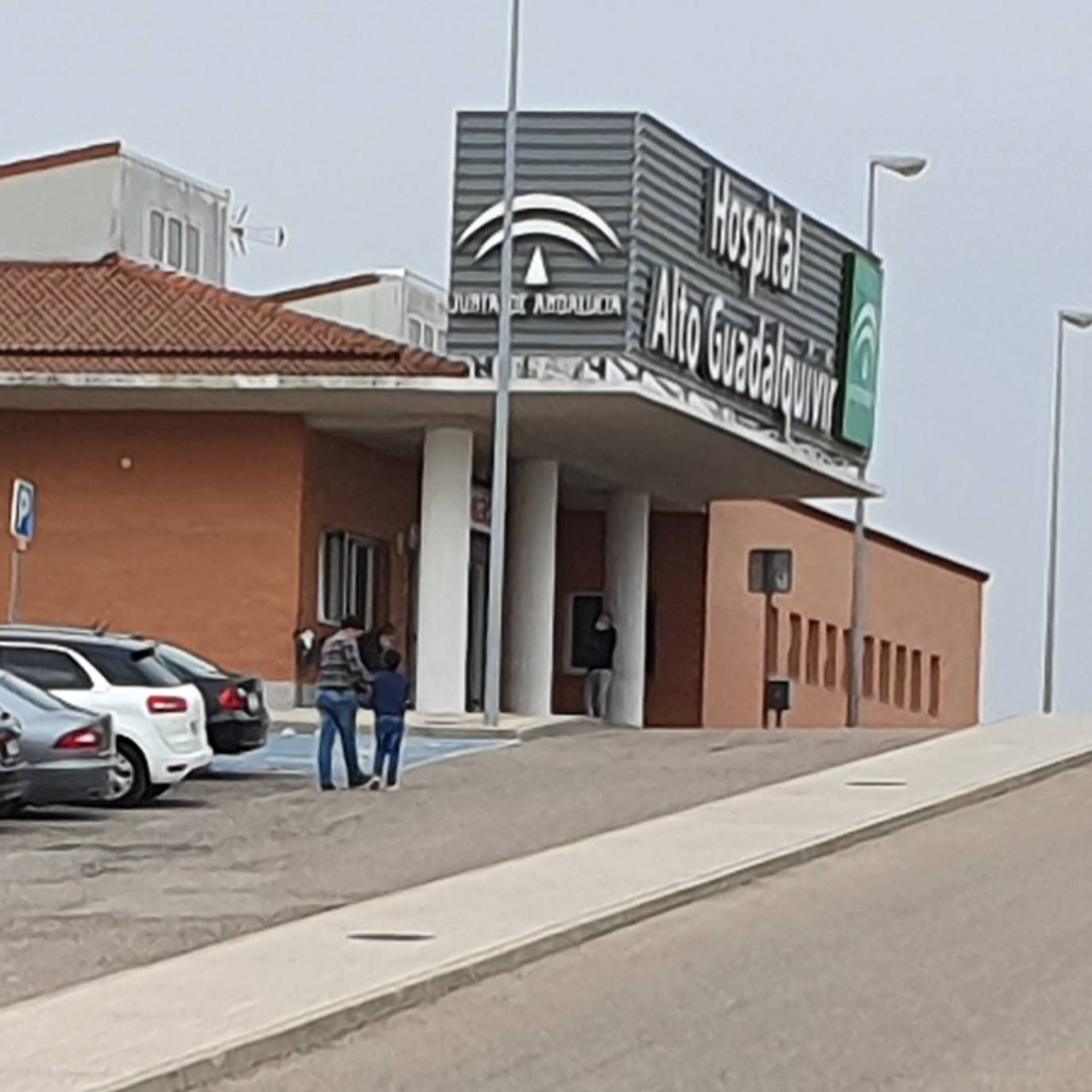 La incidencia del virus baja sensiblemente en la ciudad y los ingresos lo hacen de manera más lenta