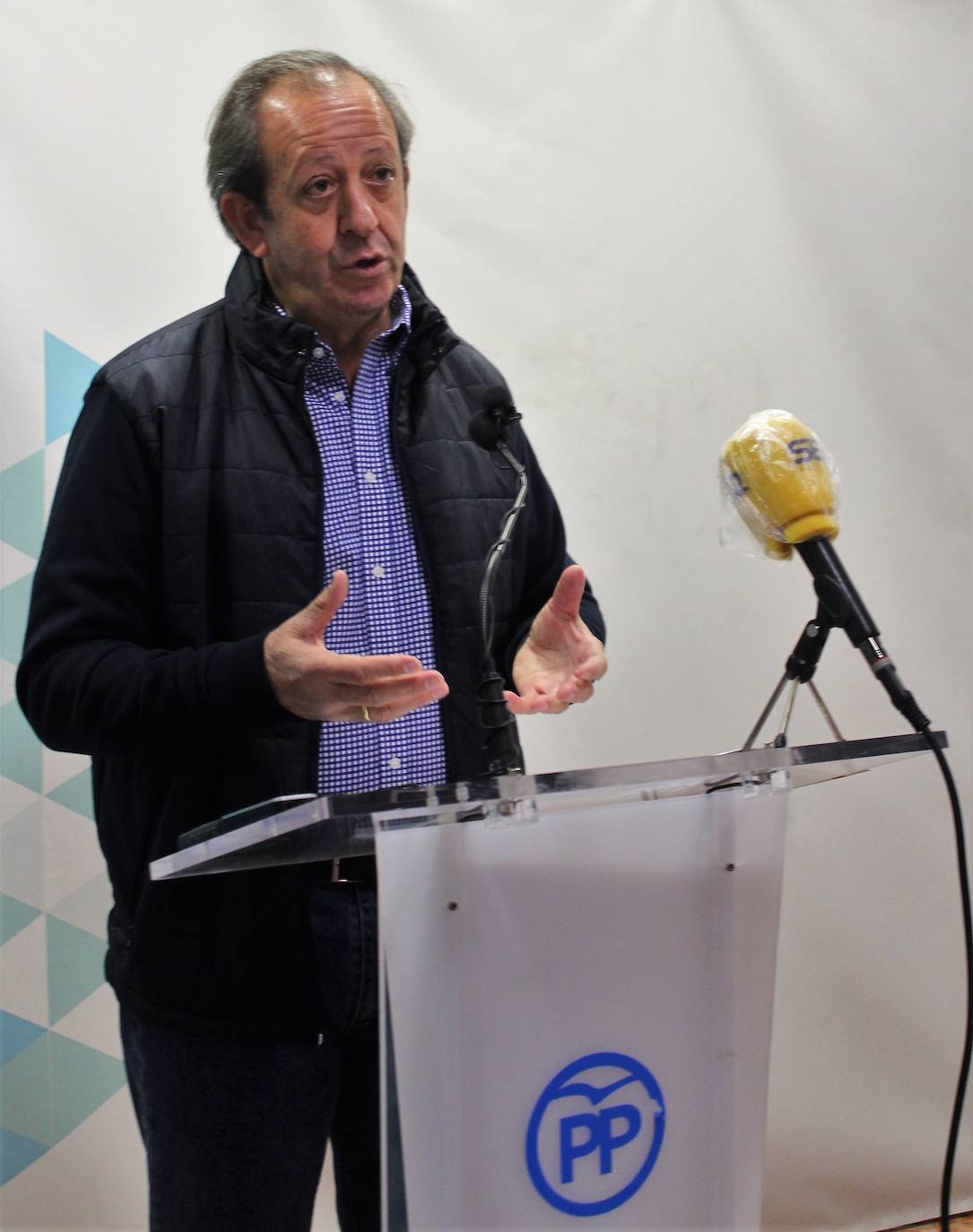 El PP percibe un gobierno local de espaldas a la ciudanía e «insensible» con el problema de la pandemia