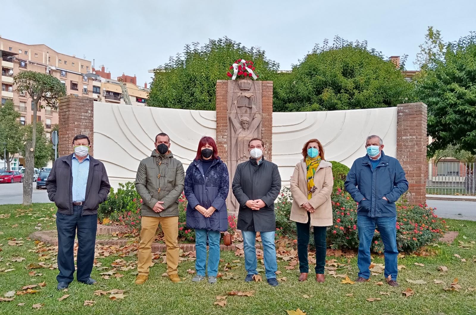 El PSOE celebra los 42 años de la Constitución en el monumento de la Avenida Blas Infante