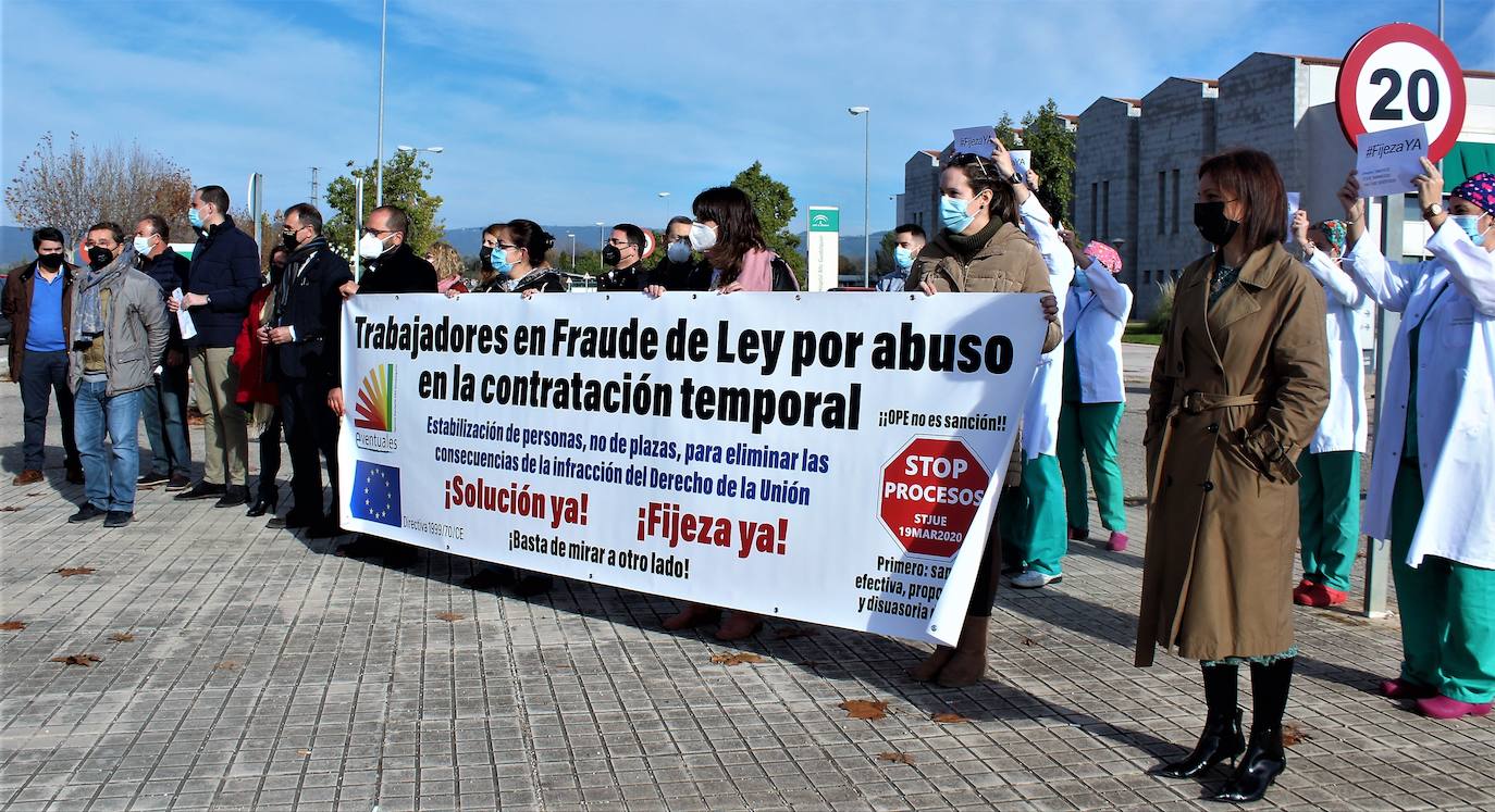 Alcaldes y eventuales se concentran hoy en las puertas del hospital para pedir mejoras