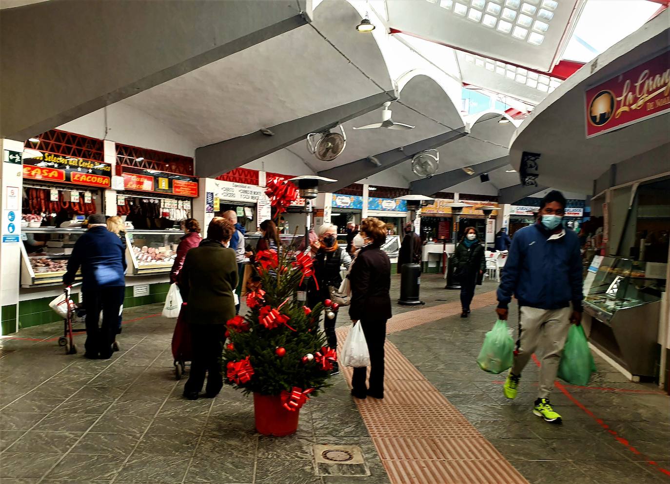 La pandemia cambia los hábitos de afluencia a la Plaza de Abastos