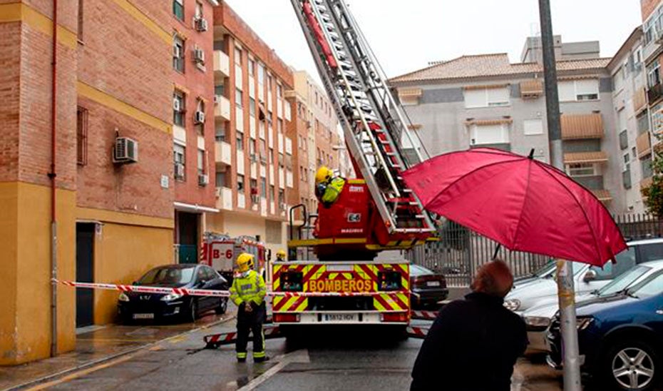 Un piso queda calcinado en Andújar tras registrarse un incendio que no ha causado heridos